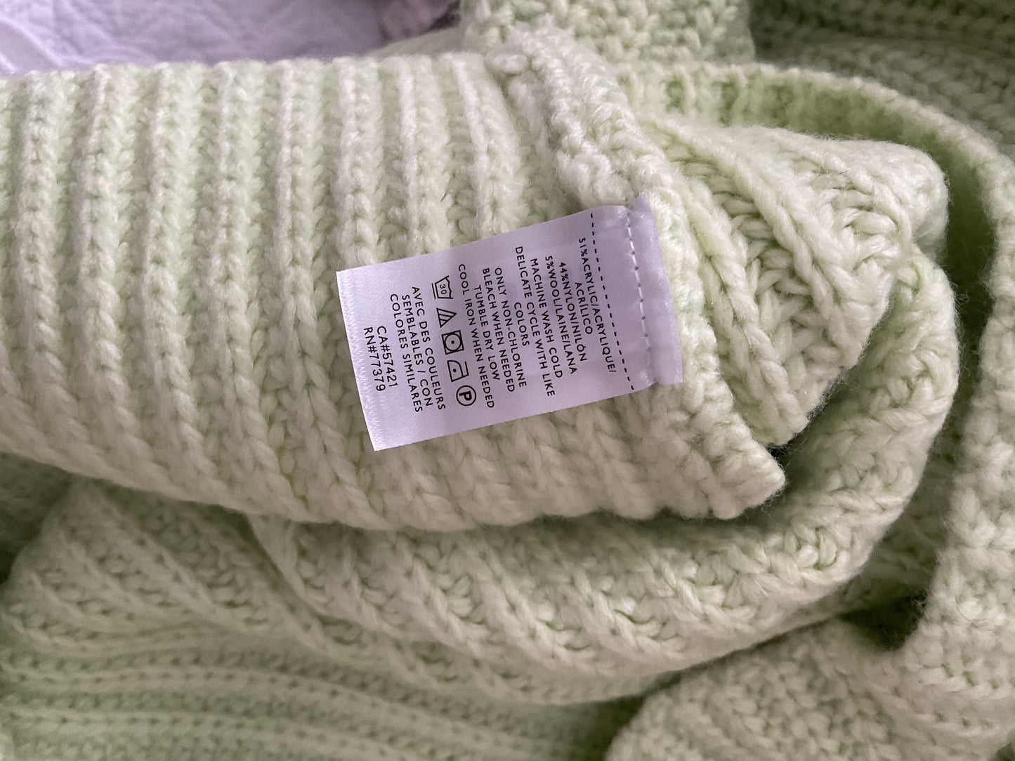 ANN TAYLOR NWT KNIT SWEATER