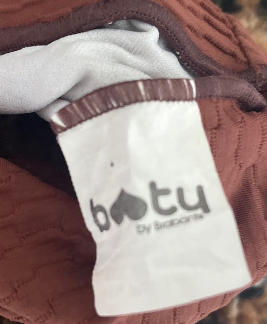 BOOTY BY BRABANTS OFF SHOULDER SPORTS BRA