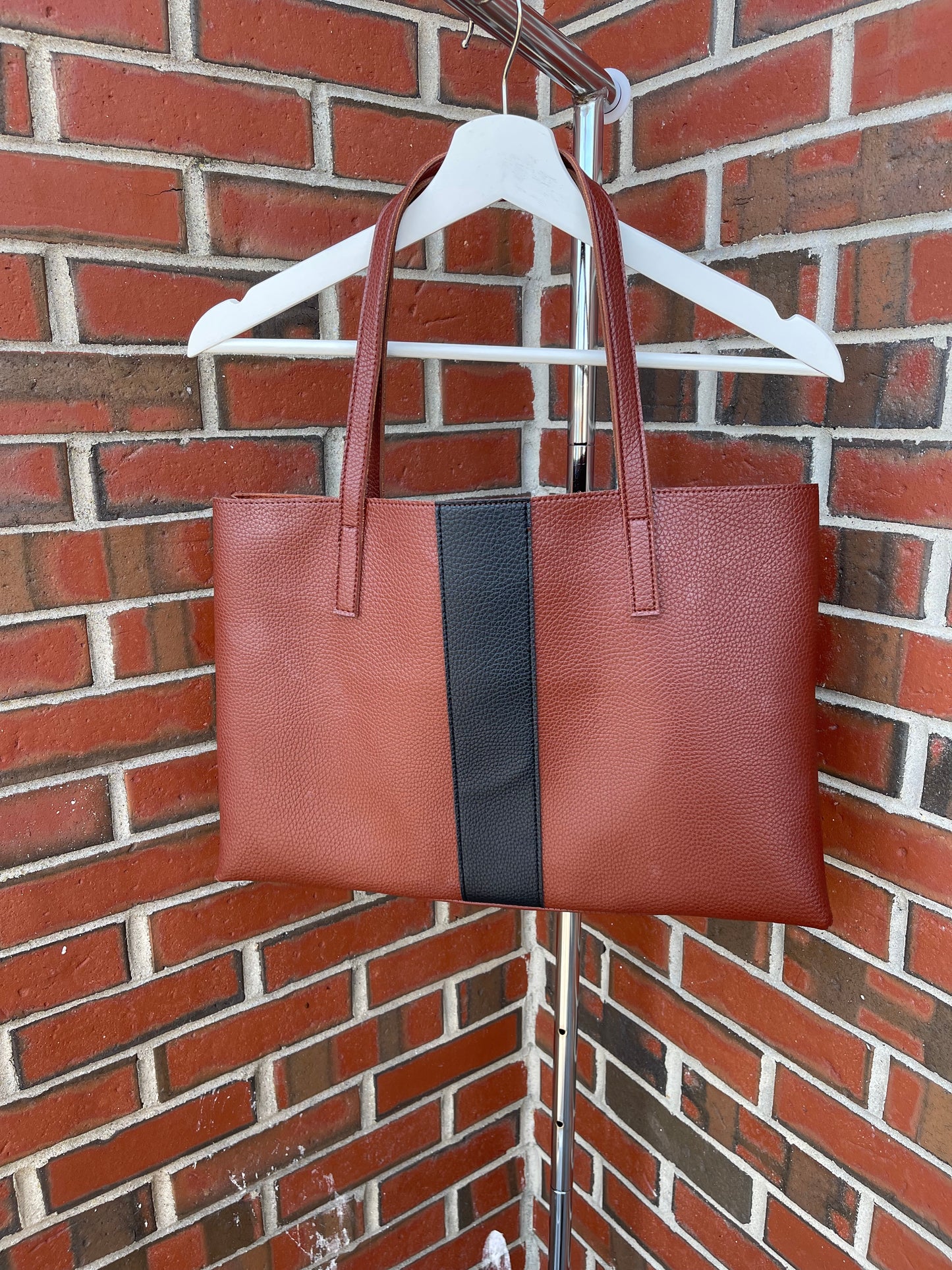 VINCE CAMUTO TOTE BAG