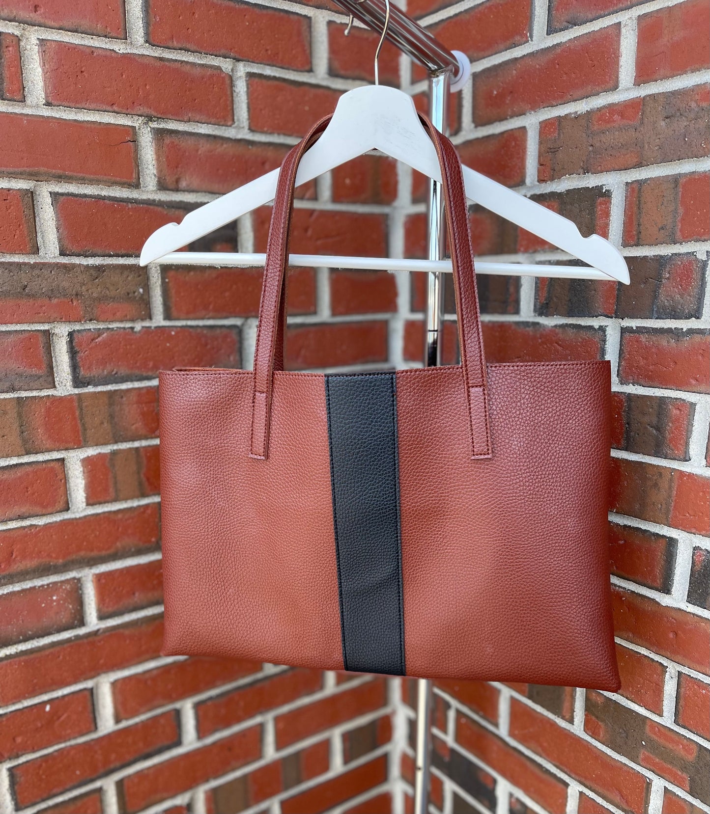 VINCE CAMUTO TOTE BAG