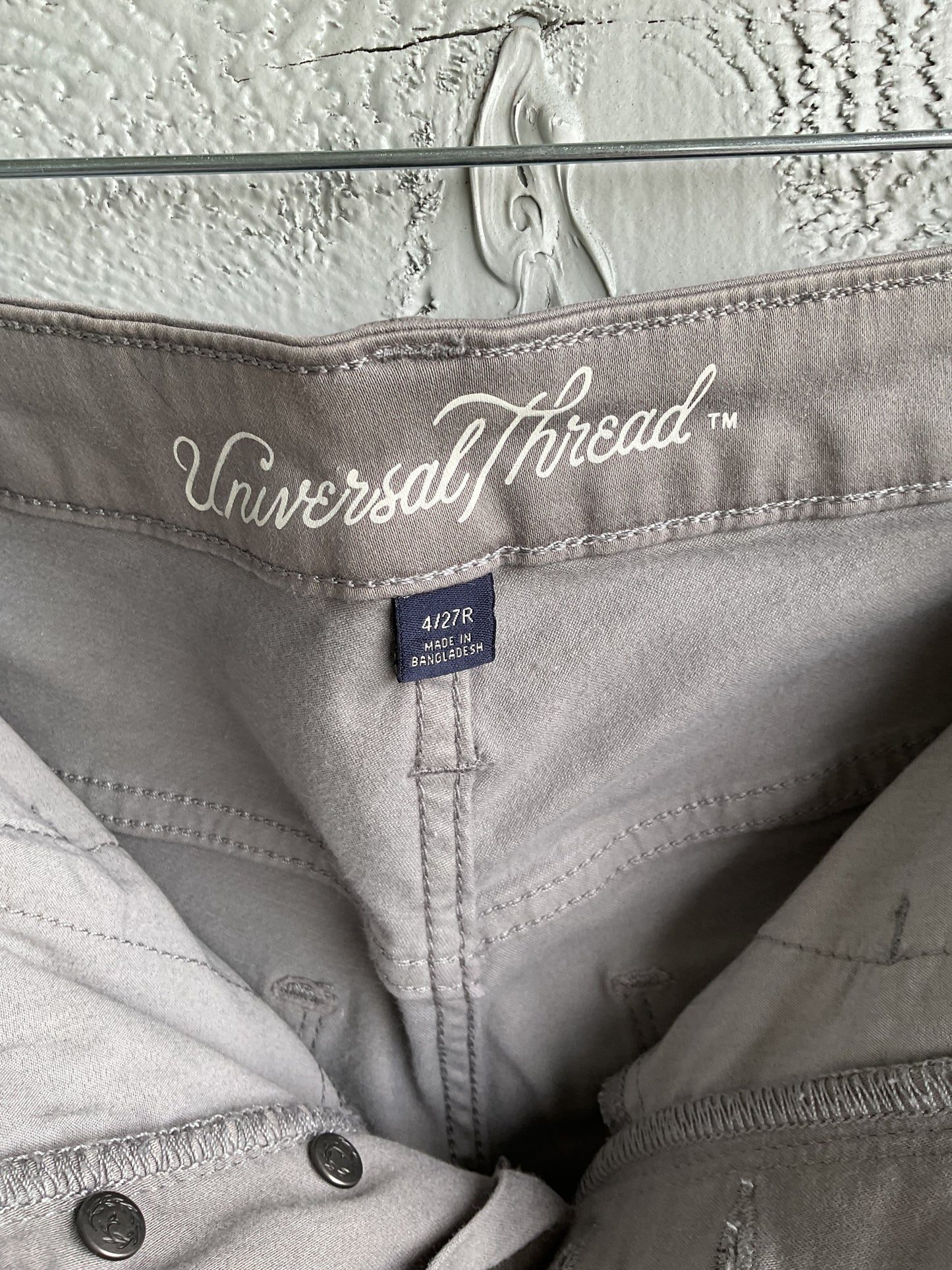 UNIVERSAL THREAD HIGH RISE JEANS