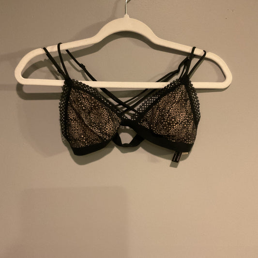 VICTORIA SECRET NWT BRALETTE TOP