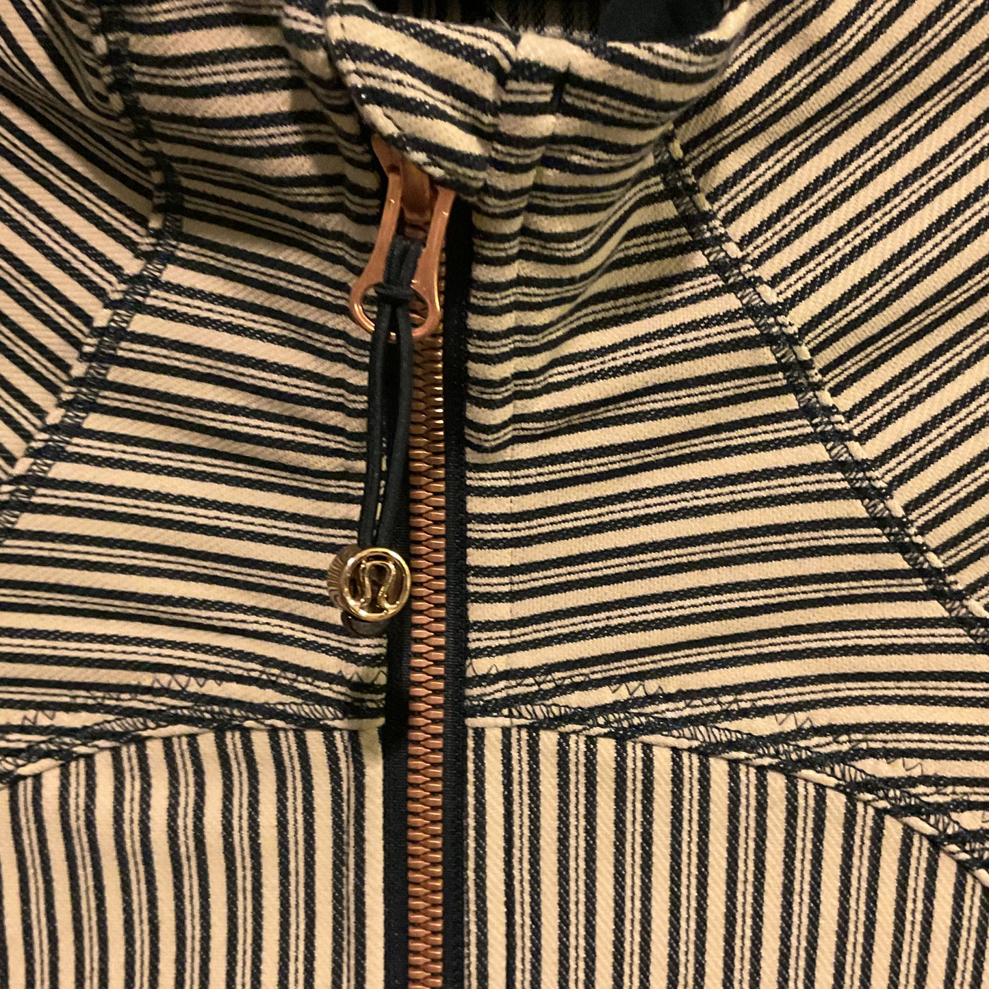 LULULEMON ATHLEISURE JACKET